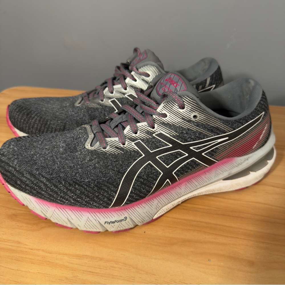 Asics GT-2000 10 running shoes, women’s size 10